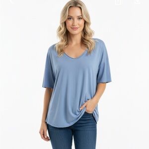 American Eagle blue T-shirt size medium new with tags